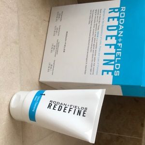 Daily cleansing mask